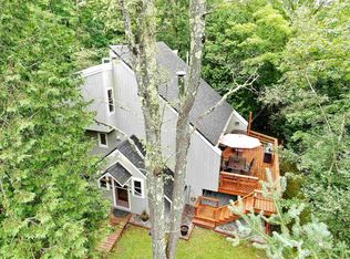 146 Trout Hollow Rd, Warren, VT 05674