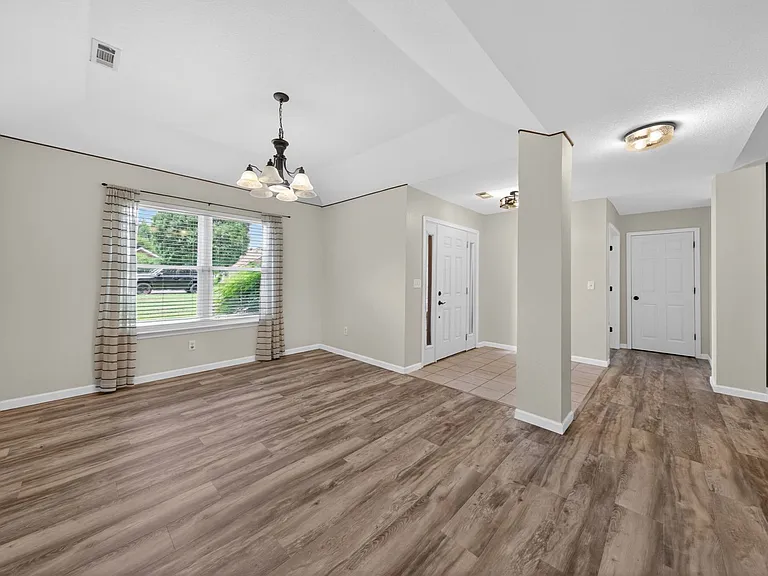 903 Tyra Ln — Photo 3