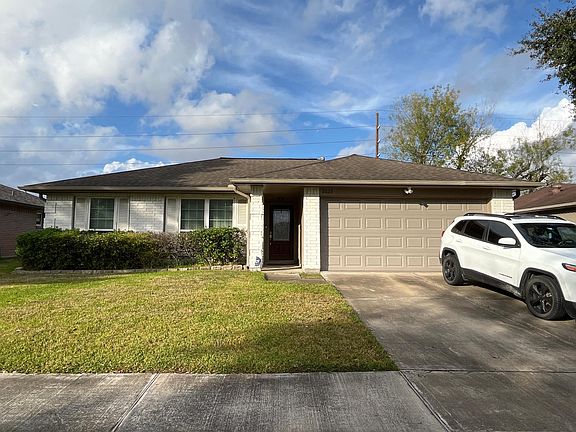 Well-maintained Front Yard