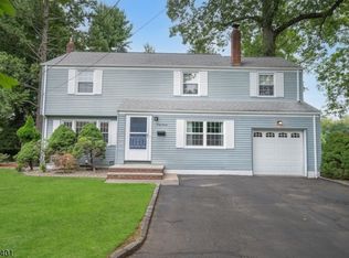 47 Woodlawn Ter, Cedar Grove, NJ 07009