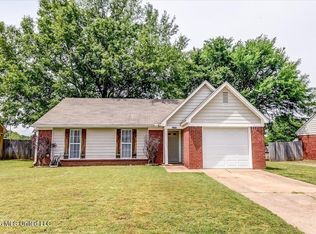 4194 Blackstone Dr, Horn Lake, MS 38637