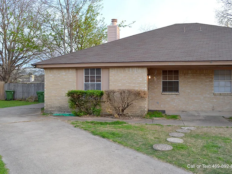 7610 April Ct — Photo 3