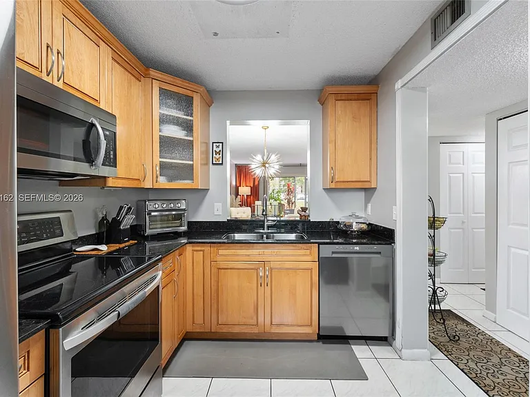 8550 N Sherman Cir #108 — Photo 3