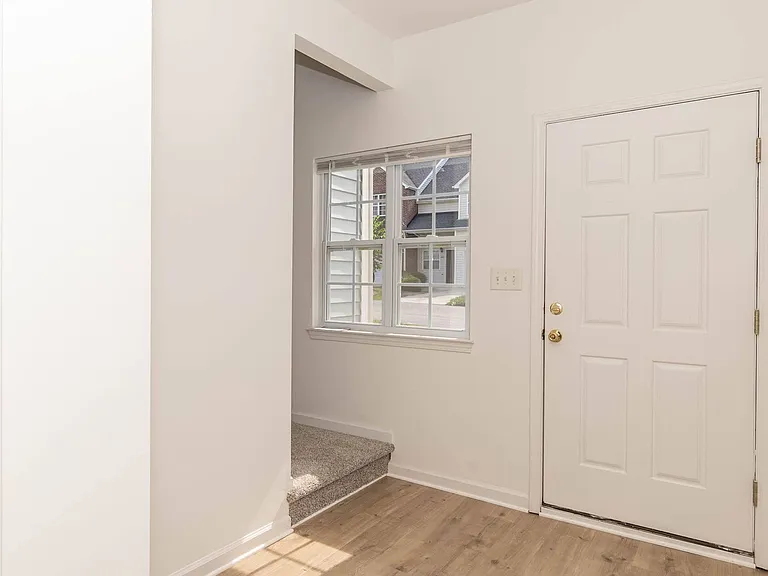 295 Plaza Dr #E — Photo 8