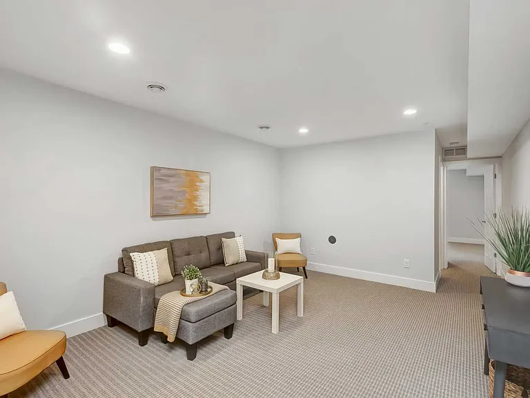 2421 2nd St NE — Photo 35