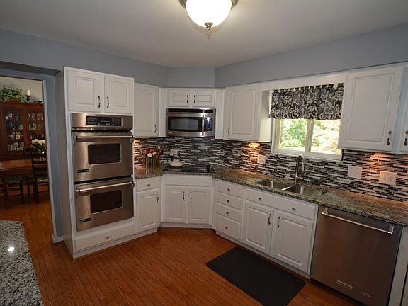 3rd image of 787 Bramblewood Dr