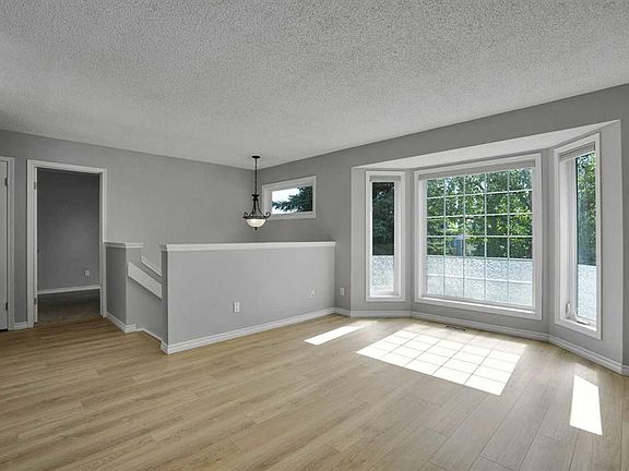 4th image of 100 SE Shawbrooke Cir SW