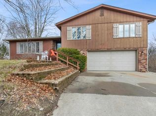 6413 95th Avenue Ct W, Taylor Ridge, IL 61284