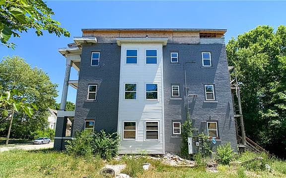 4th image of 2305 E 37th St