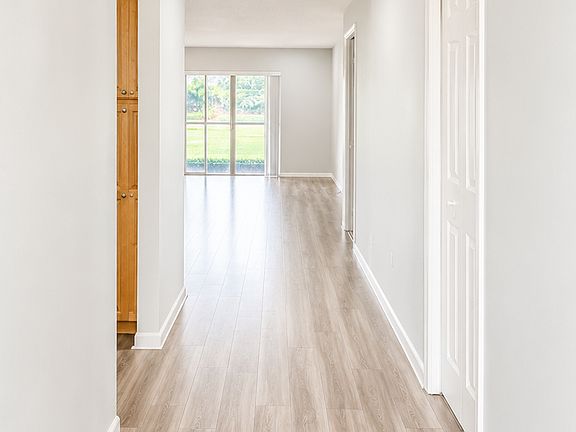 2nd image of 16431 Blatt Blvd