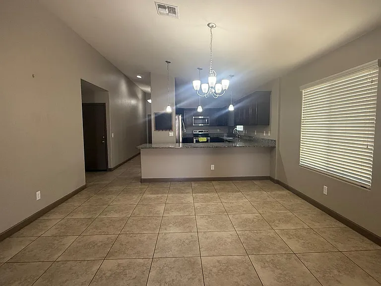 1148 E Barrus Dr — Photo 7