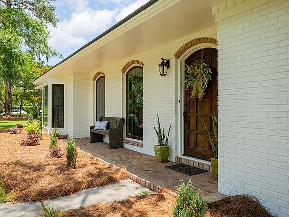 5th image of 2608 Green Meadow Dr