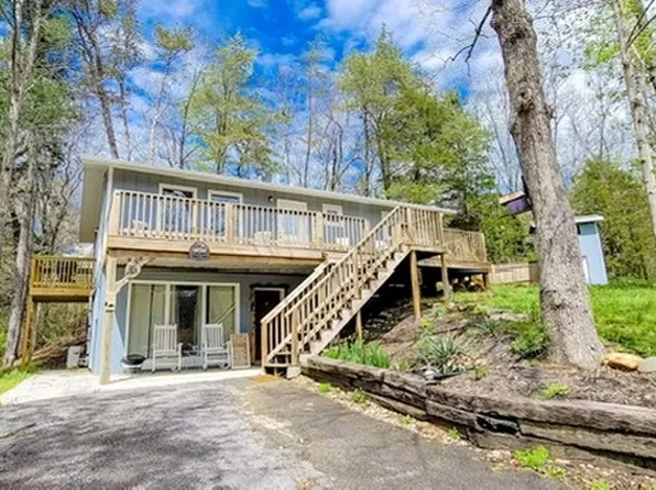 3049 Easy St, Sevierville, TN 37862