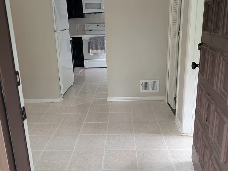 5374 Eliots Oak Rd — Photo 2