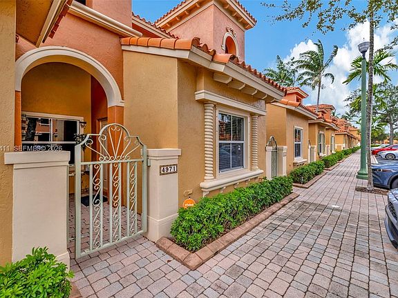 2nd image of 4971 Leeward Ln #3004