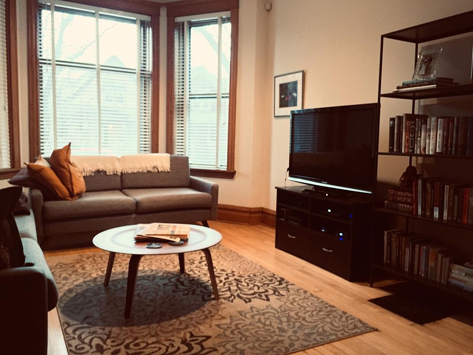1st image of 2736 N Richmond St #1