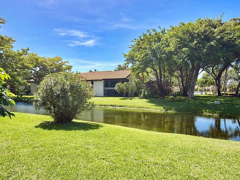 10615 Ocean Palm Way #102 — Photo 20