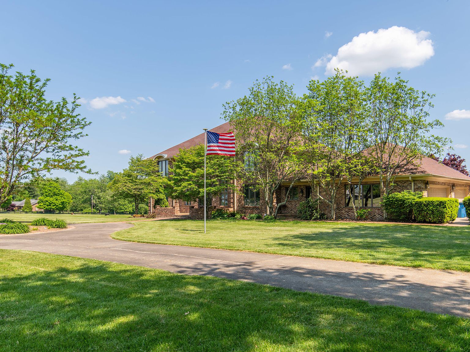 2581 Walnut Grove Ln, Lexington, KY 40509 Zillow