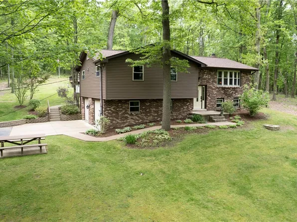 39 Leibolt Ct, Freedom, PA 15042
