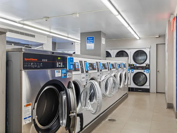 225 Rector Place image 16 of 18