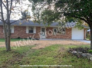 122 Belair Cir, Bellbrook, OH 45305