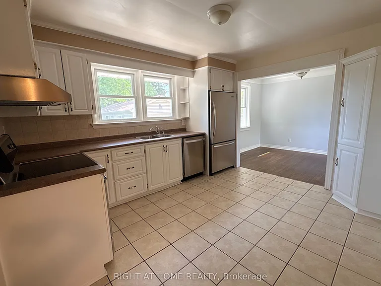 4382 New St — Photo 3