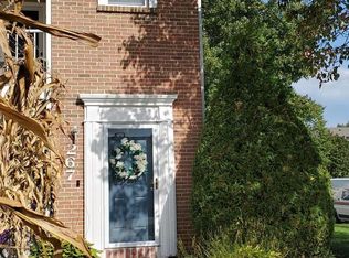 267 Devon Way #1420, Levittown, PA 19057