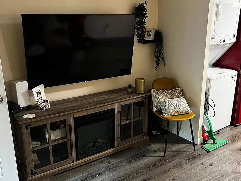 910 Castle Point Ter #1 — Photo 1