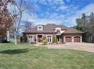 1415 Canterbury Pl, Nichols Hills, OK 73116