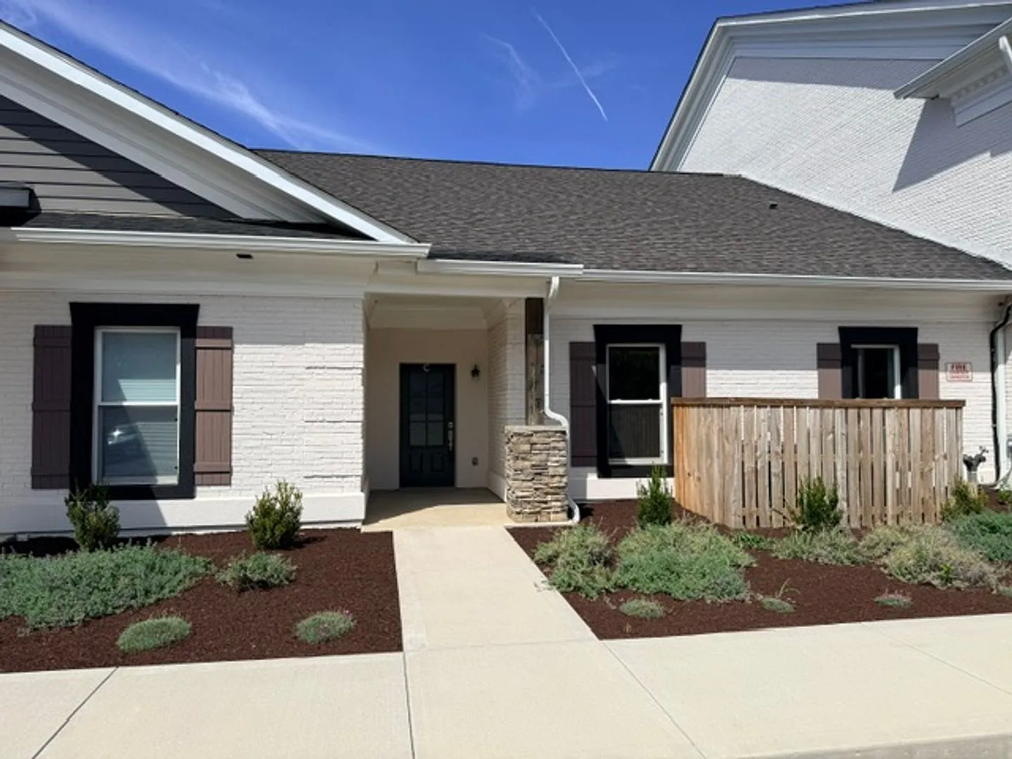 3 bed, 2.0 bath, 1598 sqft, $2,450 — Photo 1