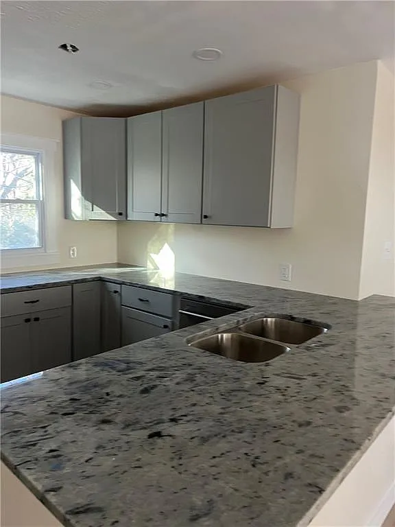 3 bed, 2.0 bath, 1000 sqft, $1,500 — Photo 4