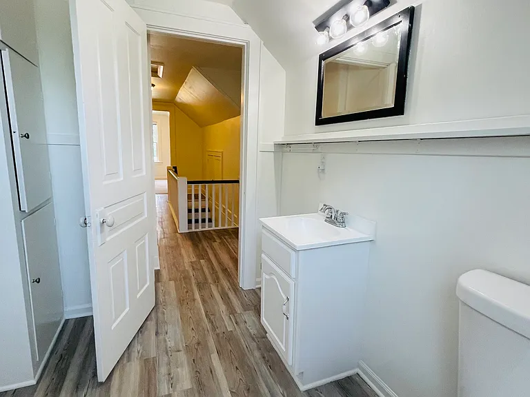 1323 Leonard St NE — Photo 41