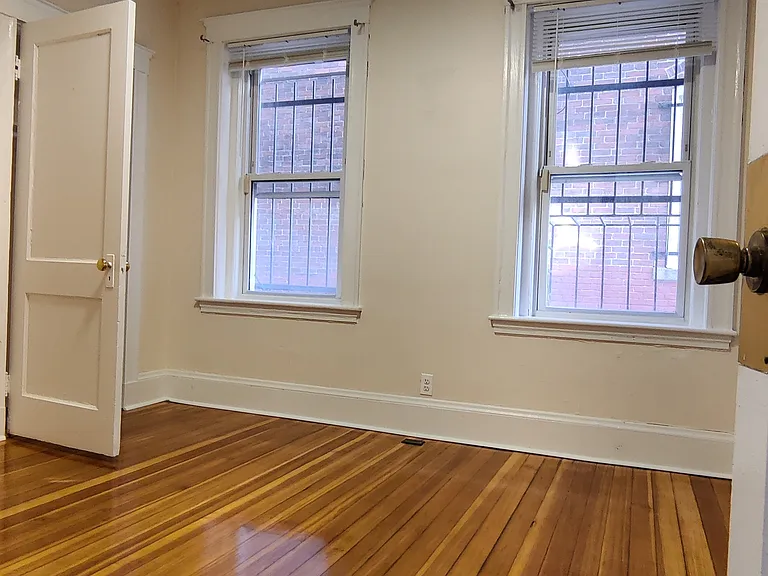 15 Barrows St #1 — Photo 8