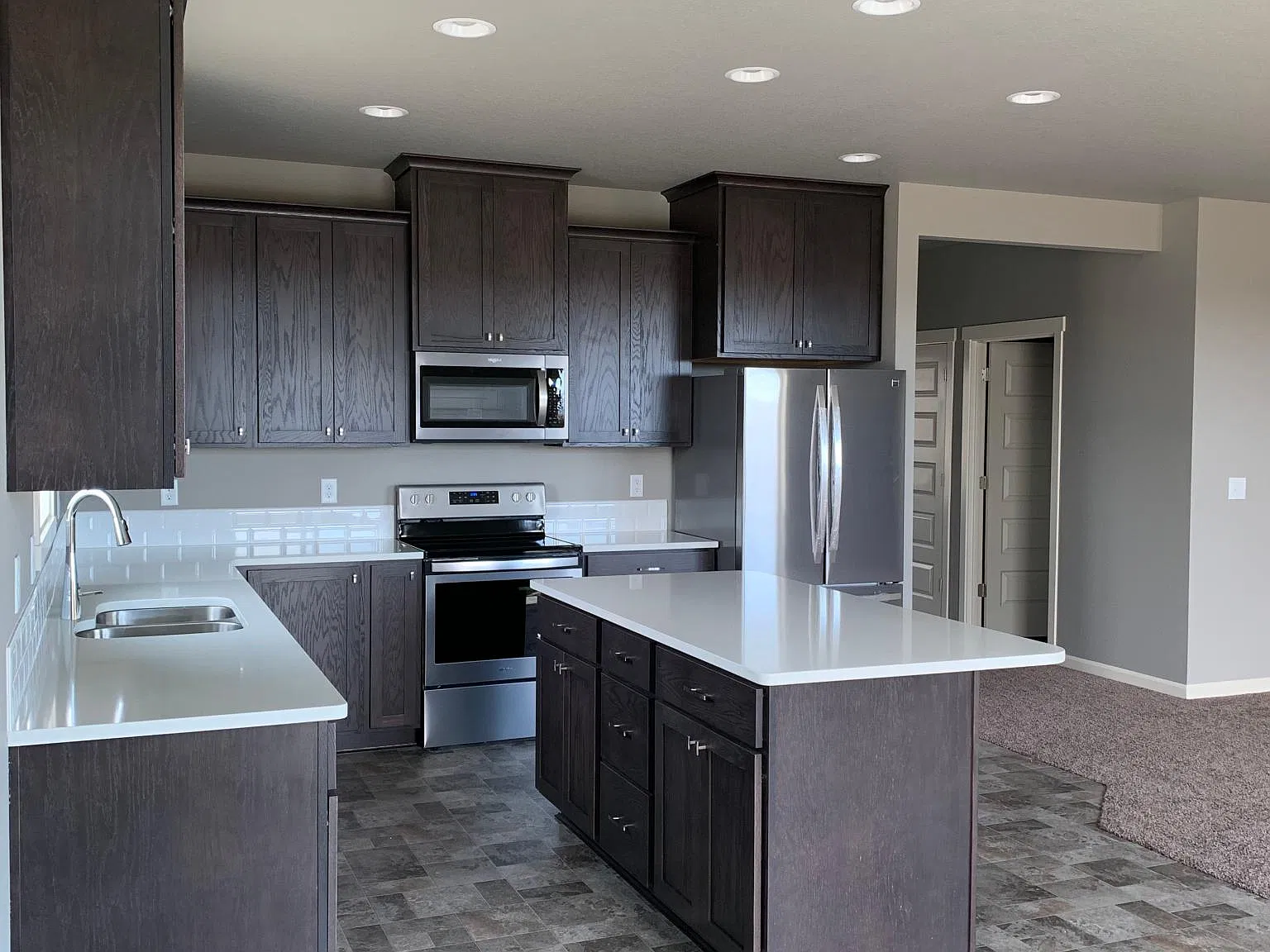 3 bed, 1549 sqft, $2,400 — Photo 2