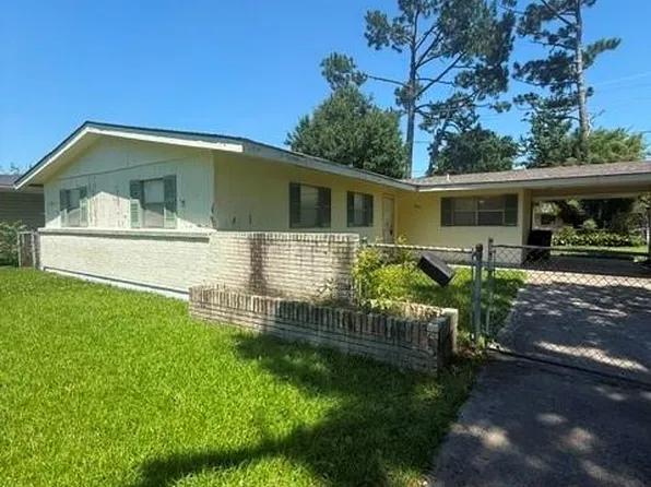 543 Stratford Dr, Harahan, LA 70123