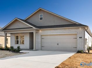 214 Antler Ridge Dr, Huntsville, AL 35811