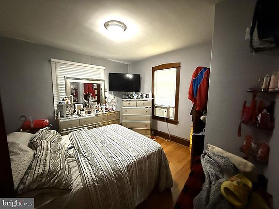 5th image of 1666 Browning Rd