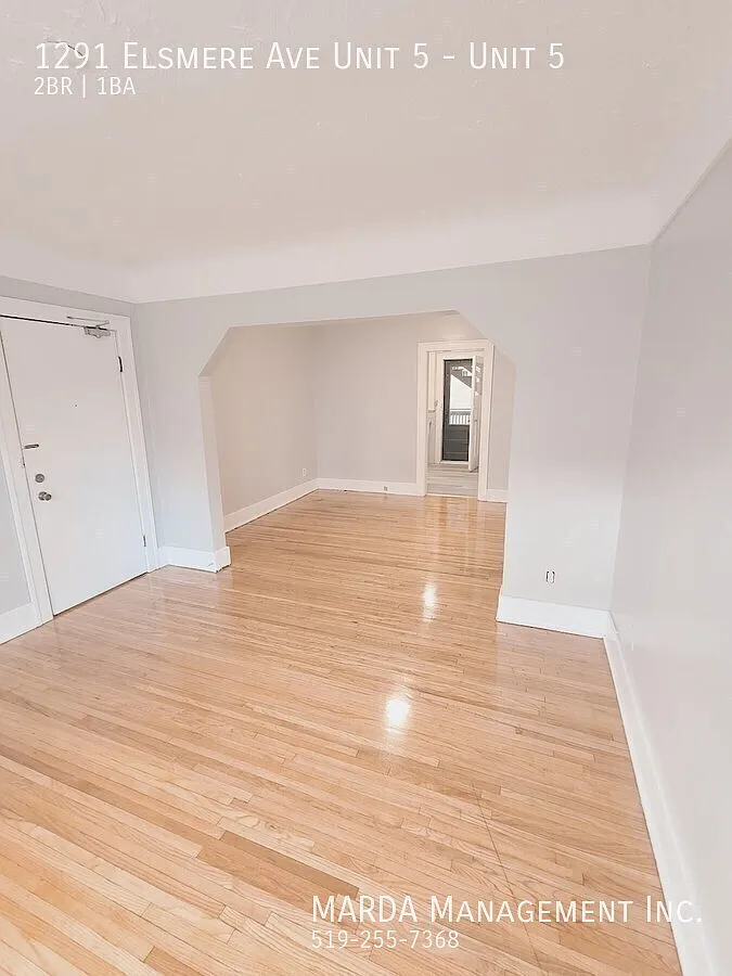 Charming 2 Bed/1 Bath In Walkerville + Hydro — Photo 3