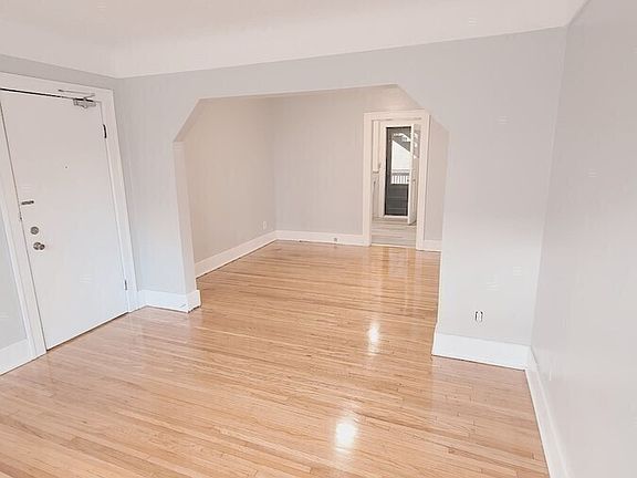 3rd image of 1291 Elsmere Ave Unit 5