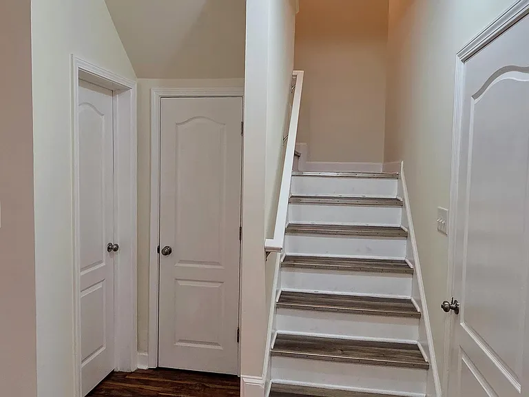 113 Beechleaf Ct — Photo 7