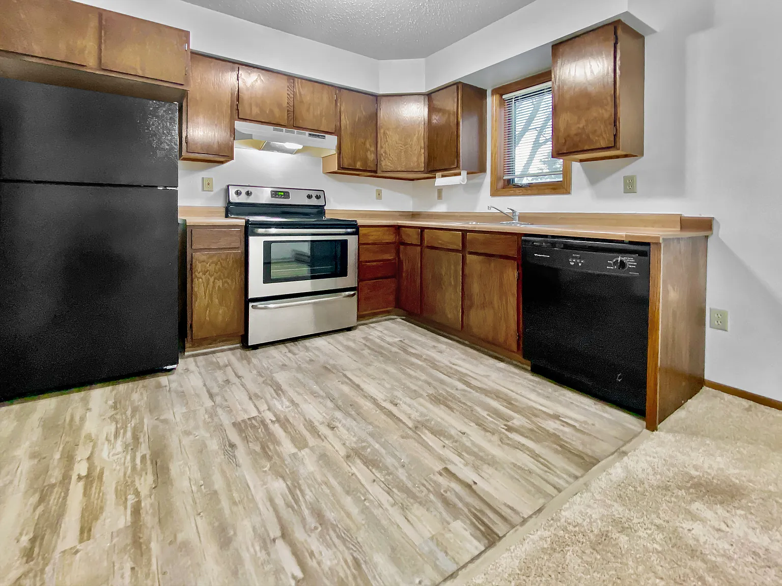 1 bed, 745 sqft, $875 — Photo 2