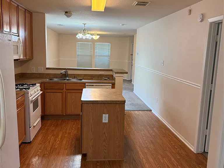 6141 Lone Prairie Way — Photo 10
