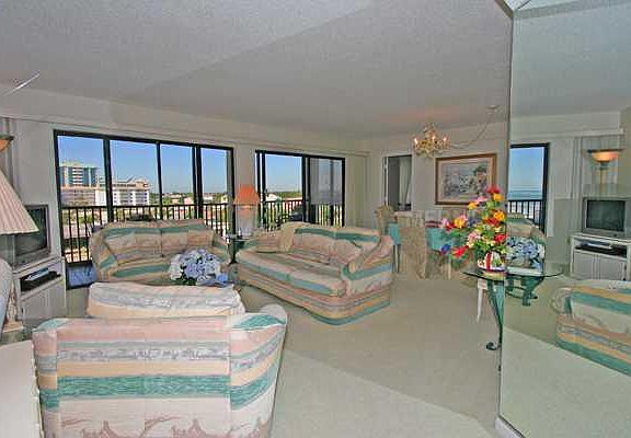3rd image of 1102 Ben Franklin Dr APT 607