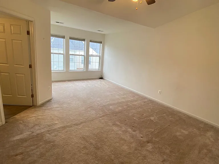2560 Belcroft Pl — Photo 13