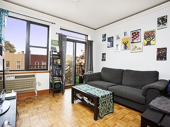 99 Kingsland Avenue image 1 of 6