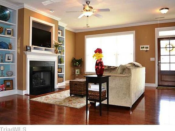 4th image of 70 Nandina Dr