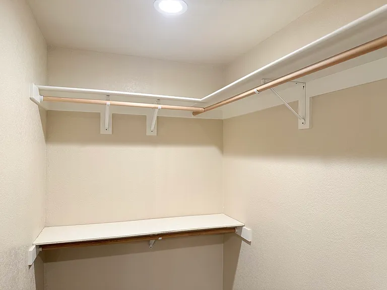 1532 Santa Monica Ave — Photo 7