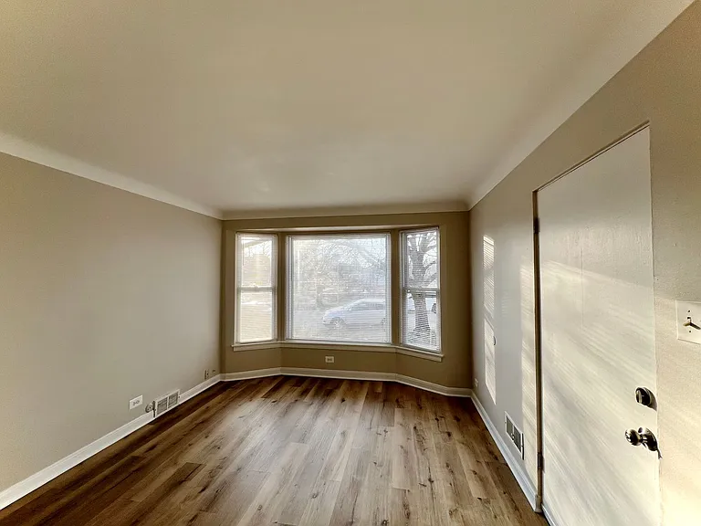 1515 Maple Ave — Photo 4