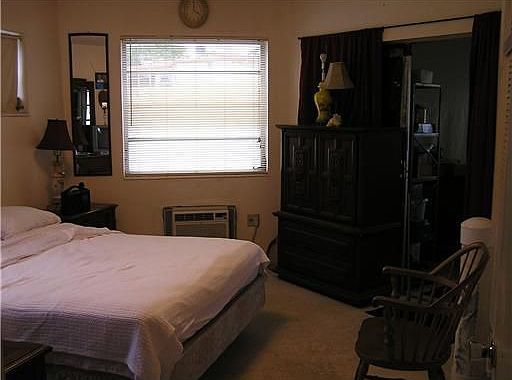 5th image of 18600 NE 18th Ave APT 146