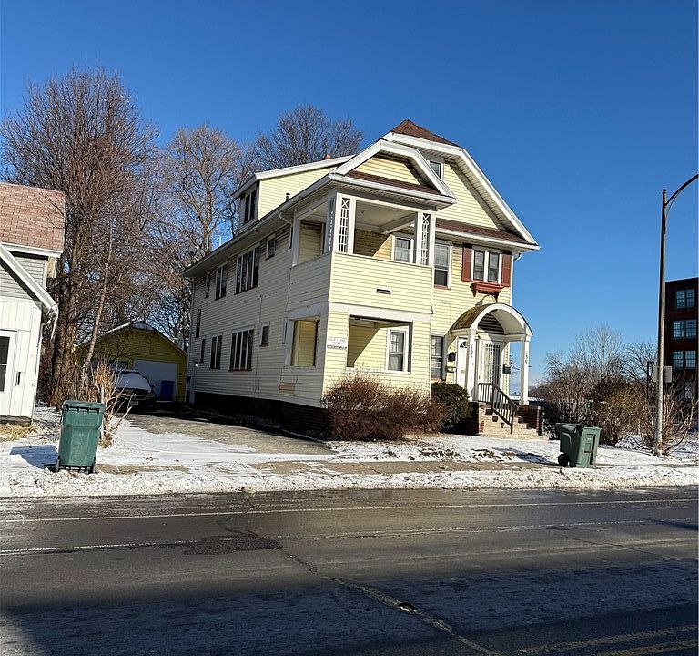 2nd image of 156 Avenue D #154